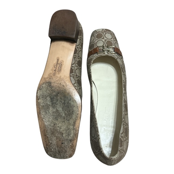 👞 Salvatore Ferragamo ladies pumps 8 1/2 AAAA - Picture 7 of 7